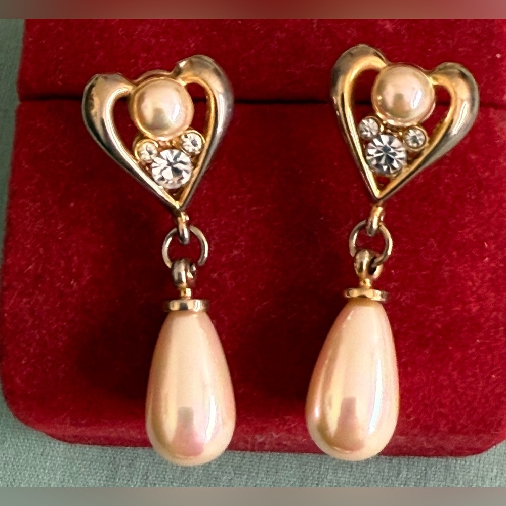 Elegant Gold and Cream Heart shape Drop Earrings